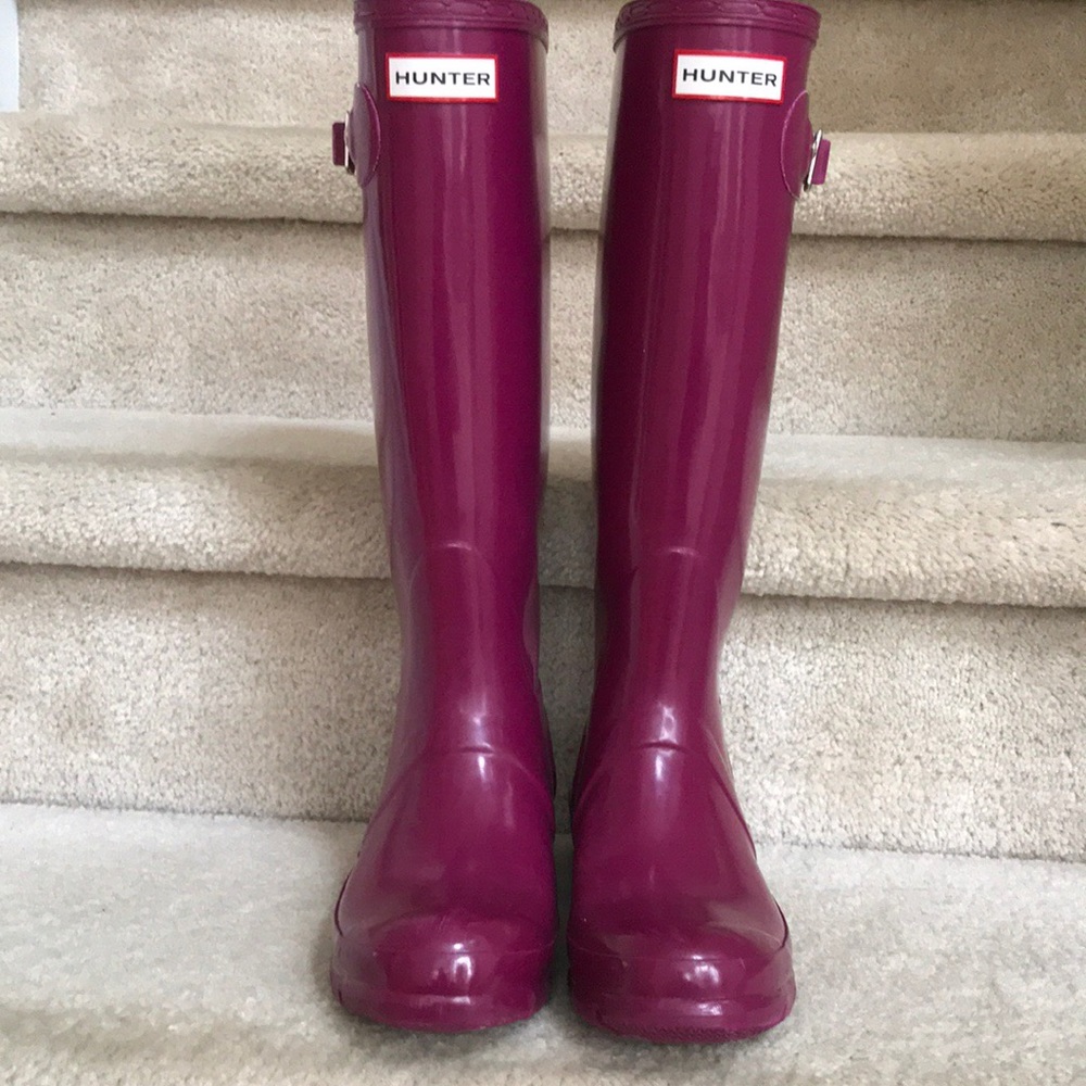 Hunter Original size 6 tall Violet Gloss